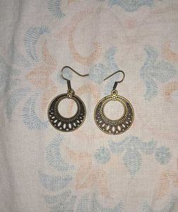 Pair of earrings