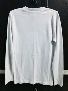 White Round Neck 🧣 sweater