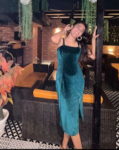 Emerald Velvet Midi Dress