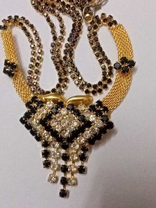Black Stone Necklace For Elegance