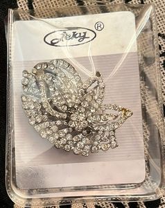 White Stone Broche For Wester Outfit