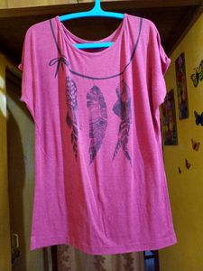 Pink feather print T-shirt