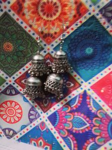 Earings