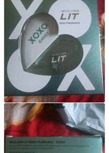 8 Soap , One Perfume And 5 Pack Of Flakes