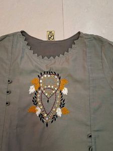 Elegant Embroidered Kurti