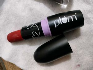 Plum Lipstick + 1 pearl stud earring free