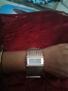 Elegant Women&#39;s Watch