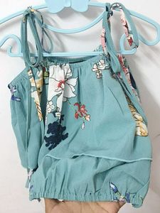 🌱Floral Off-Shoulder Crop Top