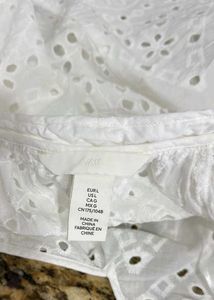 H&amp;M broderie Anglaise White Eyelet V-Neck Blouse