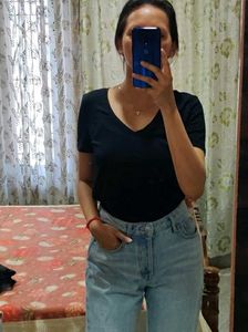 V-Neck Tshirt Black
