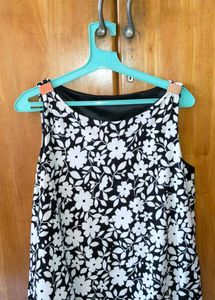 Floral Print Sleeveless top with metallic detail