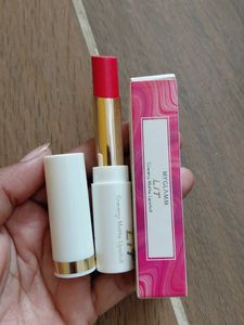 Myglamm LIT Lipstick - Red