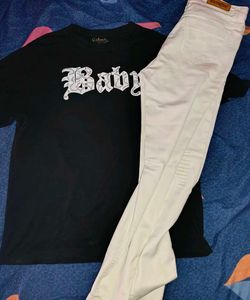 WOMEN JEANS AND OVERSIZED BLACK T SHIRT