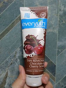 Everyuth Chocolate Cherry Scrub
