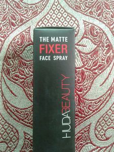 Huda Beauty Matte Fixer Face Spray