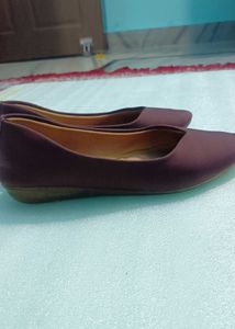 Elegant Maroon Bellies