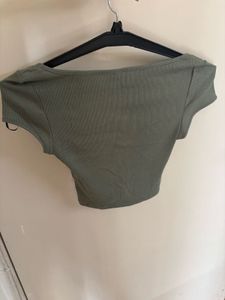 H&amp;M SWEETHEART NECK TSHIrt