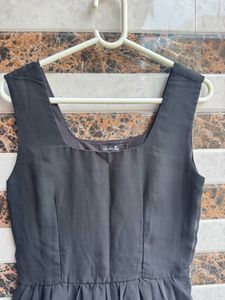 Black Sleeveless Dress