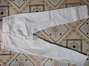 H&amp;M White Jeans Unused