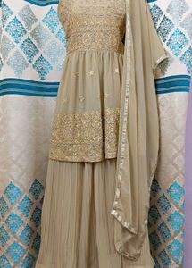 NEW Elegant Gold Embroidered Salwar Kameez