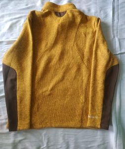 (Unisex)R1® Air Zip-Neck fleece is ideal for Cold