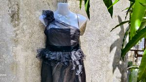 6.23.2 SEXY ONE SIDED BLACK DRESS