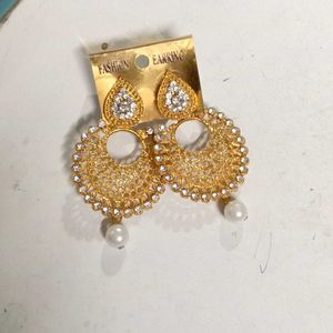 Gold &amp; Silver Stones Beautiful Neckpiece For Women