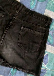 ZARA SHORTS