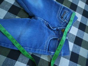 Dark Blue Colour Ki Jeans 4 Se 5 Sal Ke Bacche K