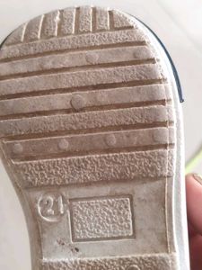 Good Condition Unisex Shoe