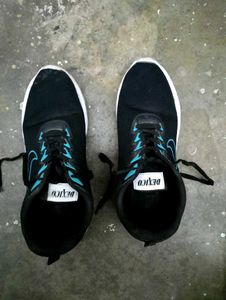 Black Sneakers