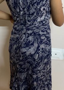 Navvy Blue Sleeveless Midi With Collar For Woman