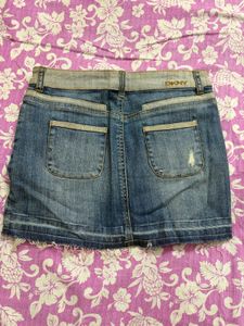 Hot denim skirt