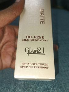 Glam21 Matte Oil Free Silk Foundation
