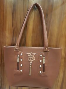 Beautiful Brown Clrd Leatherite Tote Style Bag