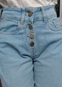 High waisted jeans