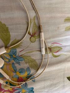 Apple EarPods with Lightning Connector