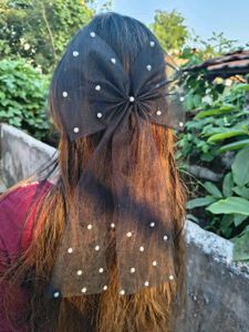Black Pearl Bow Hair Accessory