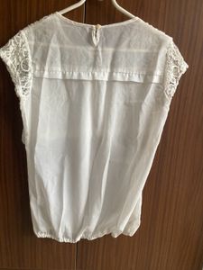 Beautiful White Top From Lee Cooper