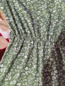Pretty Women&#39;s Floral Printed Dress