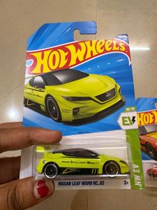Hot Wheels Nissan(Th) & 94 Bugatti EB110 SS