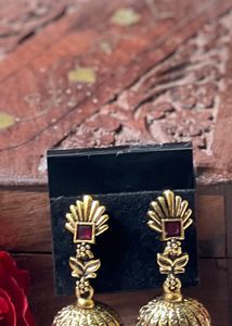 Elegant Gold Jhumka Earrings