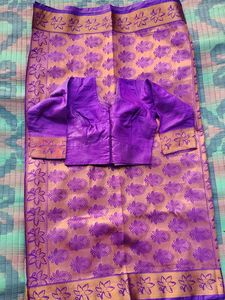 🎉🎉Elegant Purple Floral Saree With Blouse