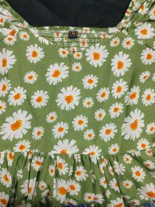 Daisy Print Puff Sleeve Top