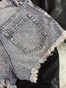 HIGH WAISTED DENIM SHORTS