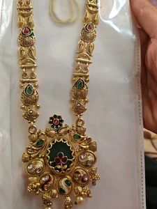 Elegant Gold-Toned Necklace