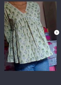 Floral Print V-Neck Top