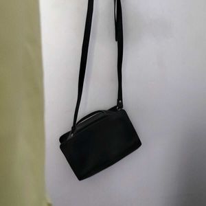 Handbag With Removable Strap