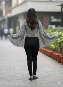 Stylish Checkered Crop Top✨