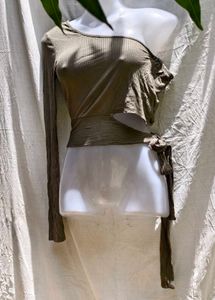 SEXY OLIVE CROP TOP